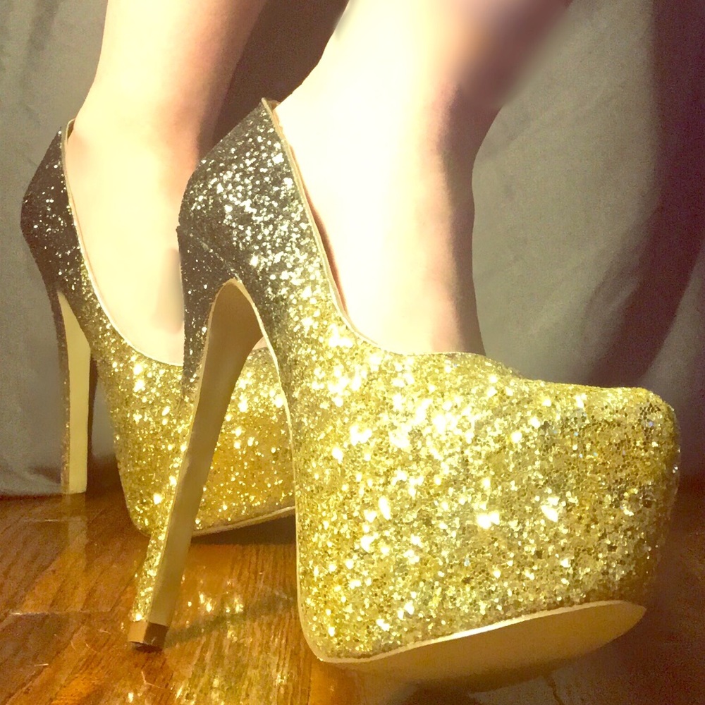 Guiseppah Glitter Platform Pumps size 7